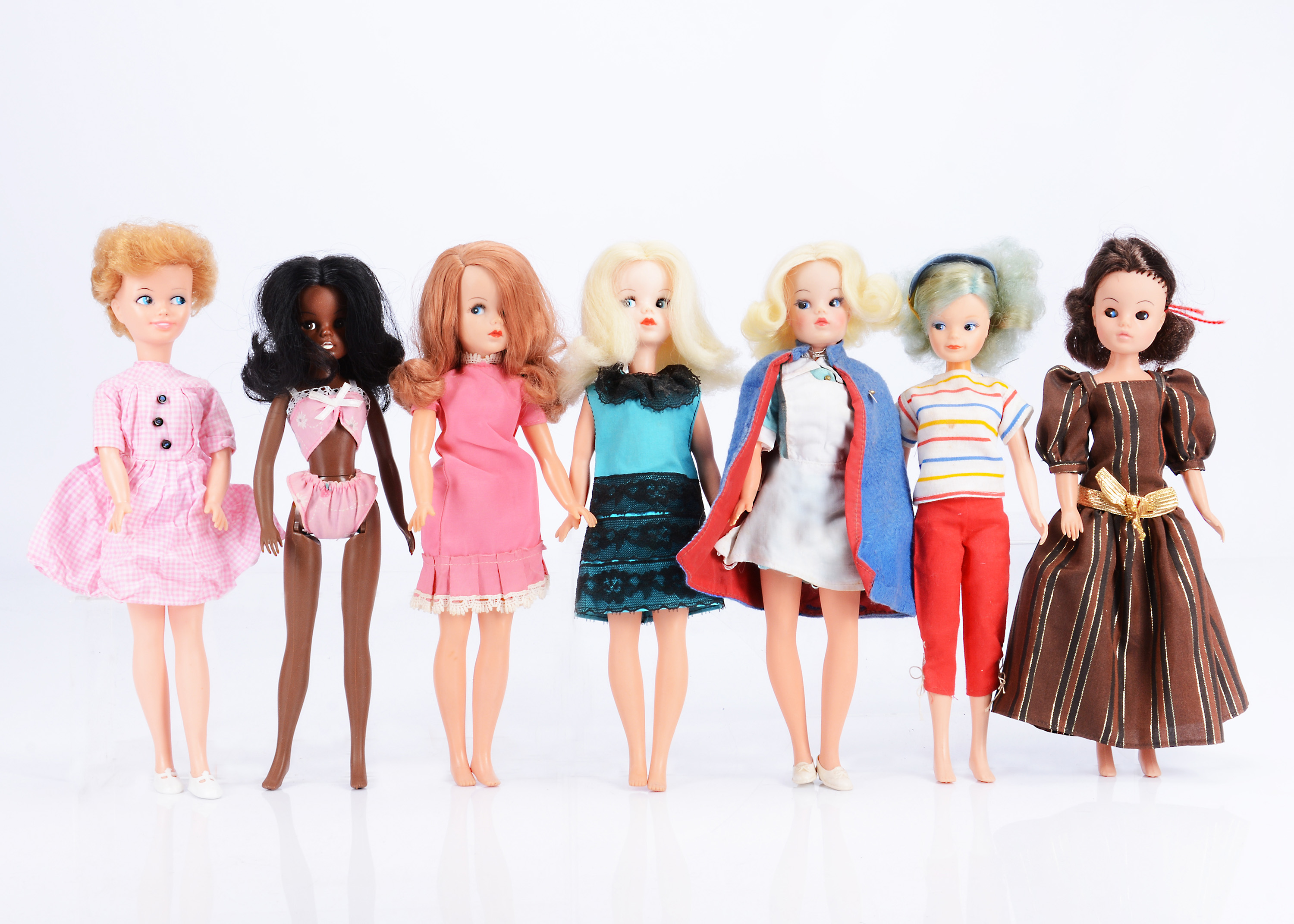 Popular Dolls & Teddy Bears Auction