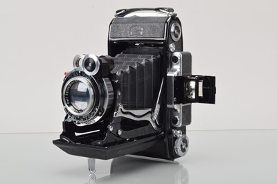 Lot 99 - A Zeiss Ikon Super Ikonta 531/2 Folding Rangefinder Camera