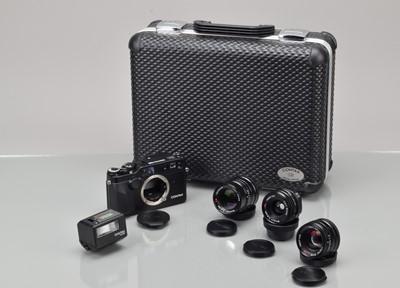 Lot 194 - A Contax G2 Millenium Outfit