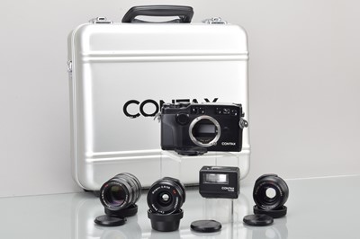 Lot 195 - A Contax G2 Outfit