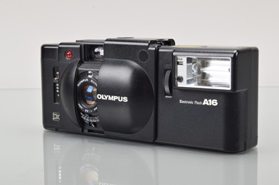 Lot 222 - An Olympus XA 4 Macro DX Compact Camera