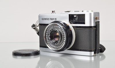 Lot 246 - An Olympus Trip 35 Compact Camera