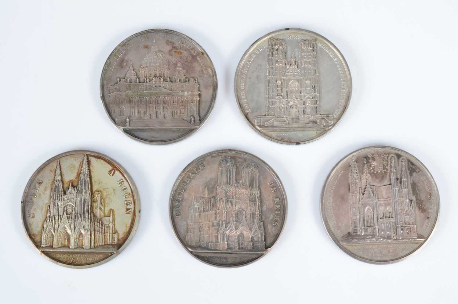 Lot 33 - A Cathedral of St Michael and St Gudula medallion