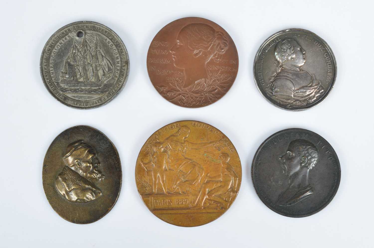 Lot 34 - A Queen Victoria Medallion