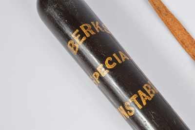 Lot 37 - An Early 20th Century Berkshire Police Constabulary truncheon