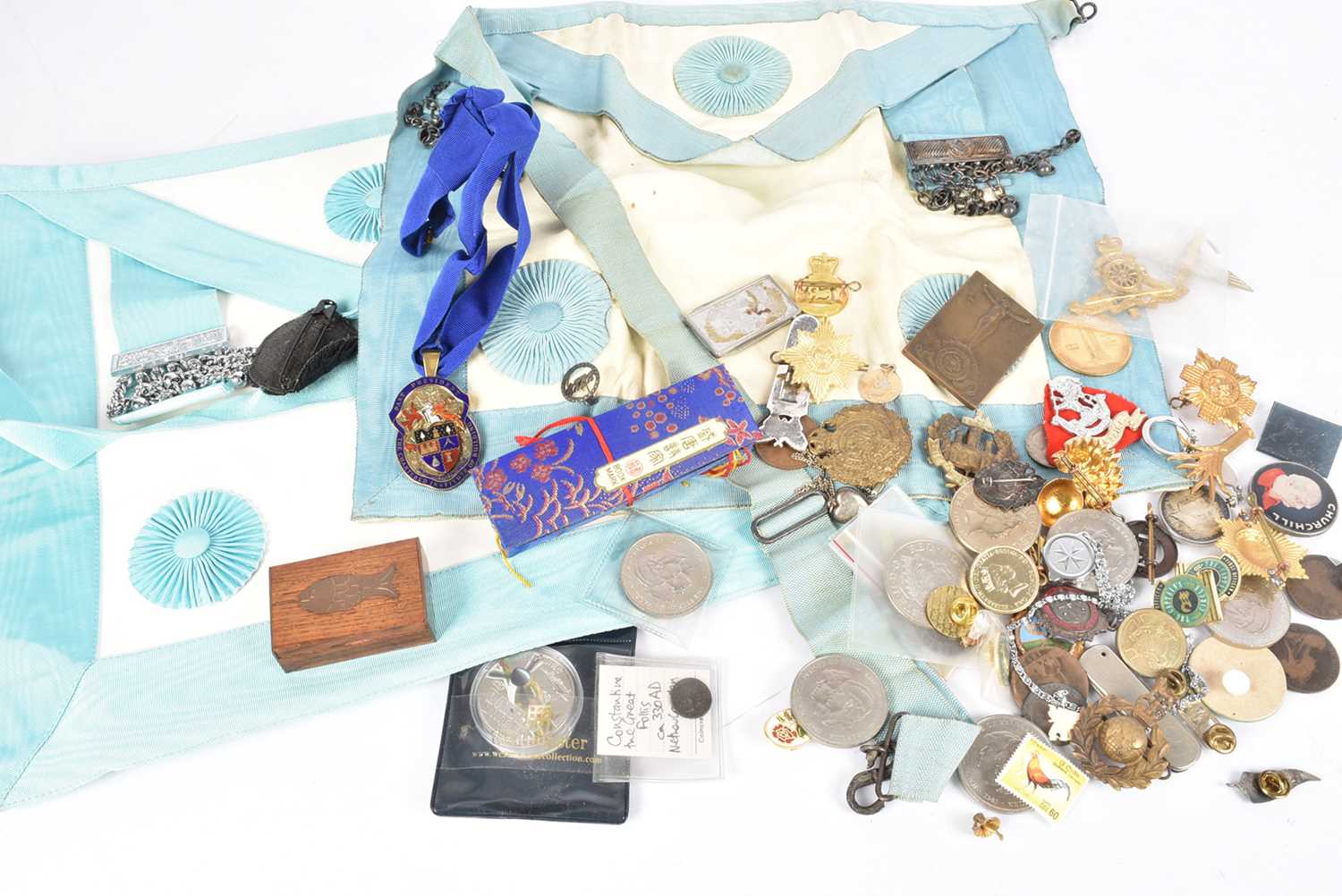 Lot 76 - An assortment of Miscellaneous Collectables