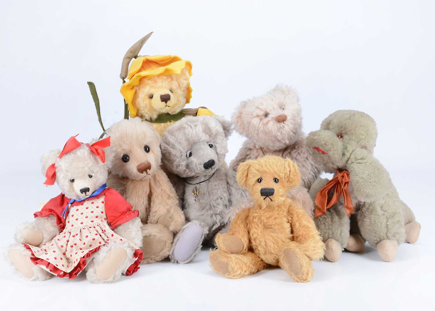 Lot 15 - Seven artists and collectors teddy bears
