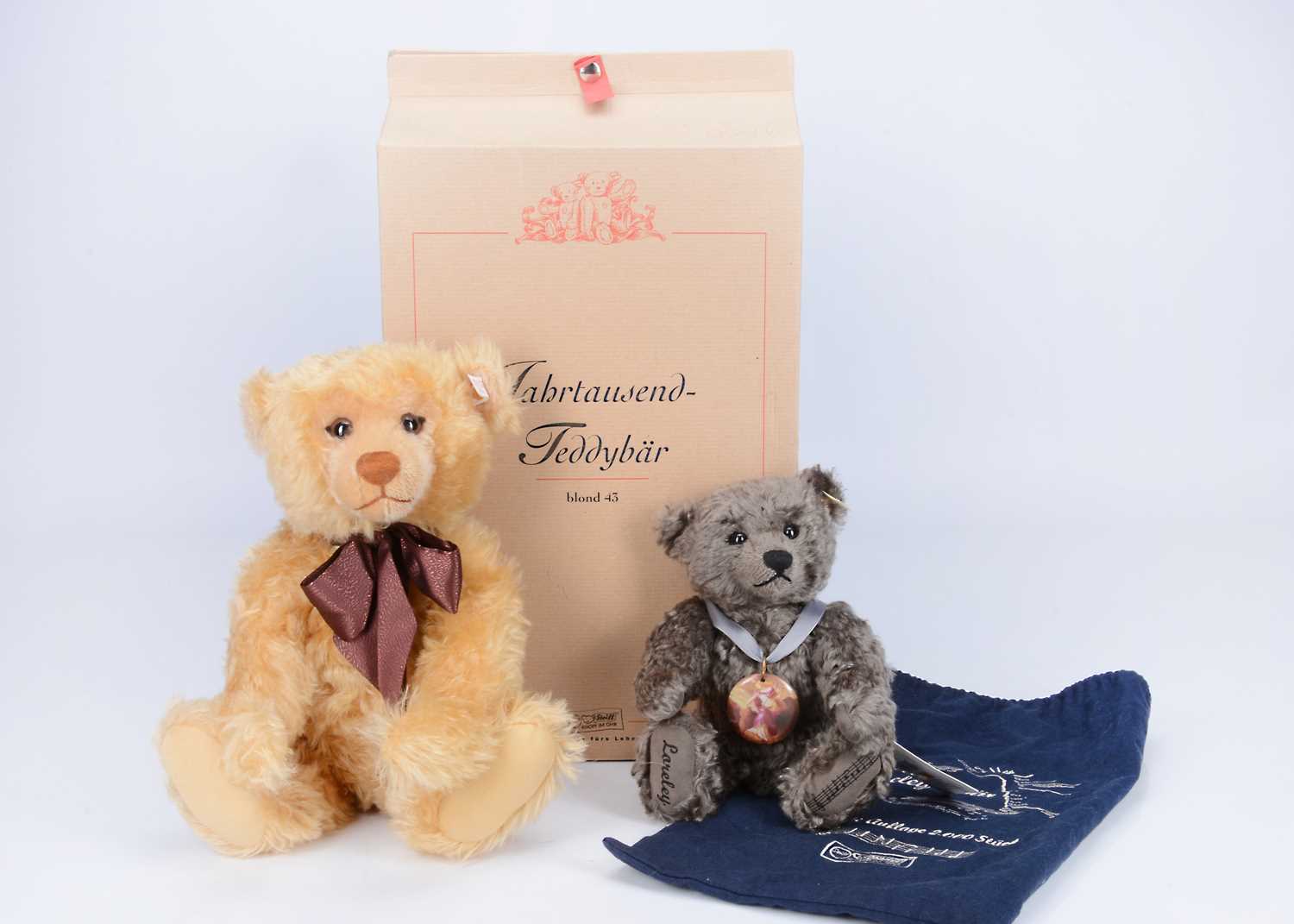 Lot 29 - Two Steiff limited edition teddy bears