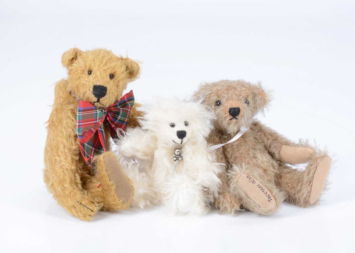 Lot 33 - Three small artisit teddy bears