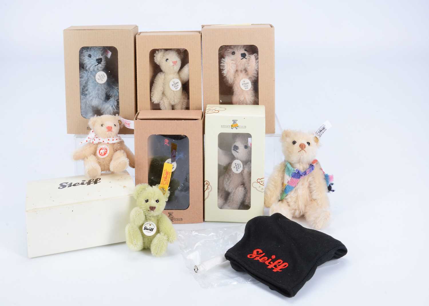 Lot 45 - Eight Steiff miniature teddy bears