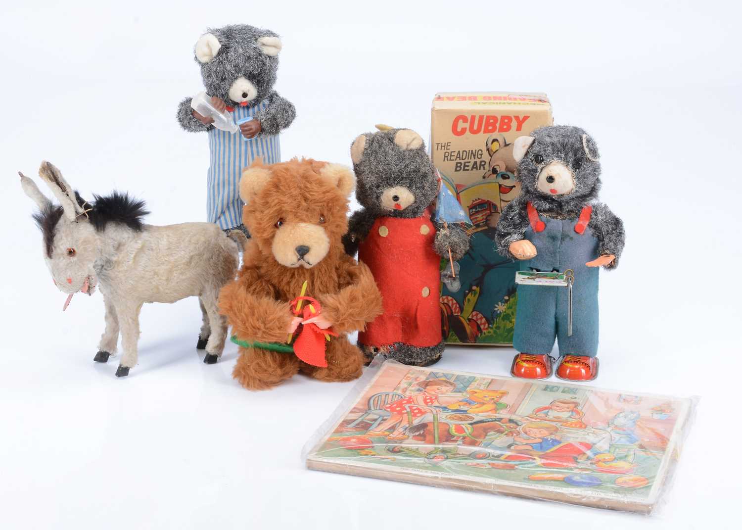 Lot 90 - Japanese tinplate clockwork bear toys