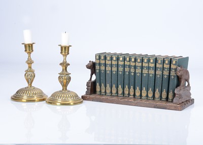 Lot 118 - A Black Forest wooden bear folding bookends