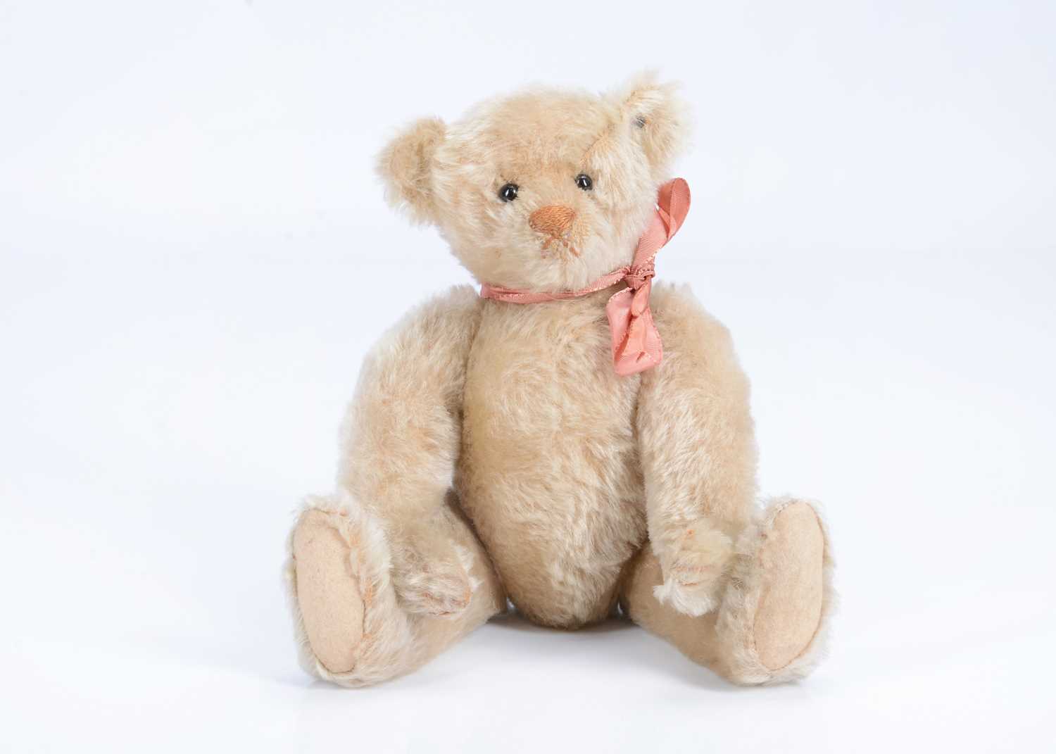 Lot 132 - A fine and early Steiff teddy bear circa 1906