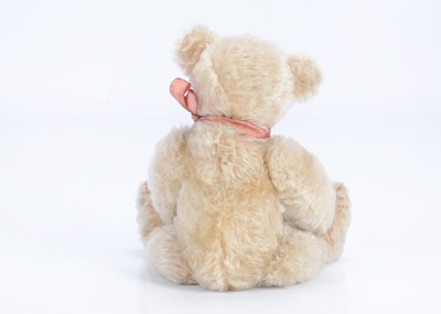 Lot 132 - A fine and early Steiff teddy bear circa 1906