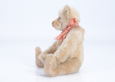 Lot 132 - A fine and early Steiff teddy bear circa 1906