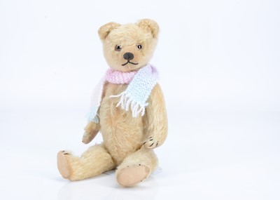 Lot 134 - A 1930s British teddy bear