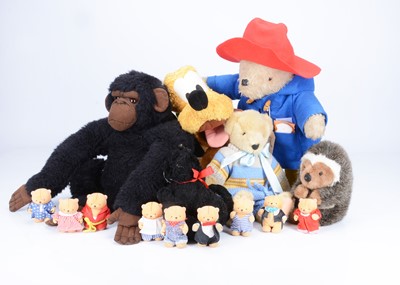 Lot 144 - A selection of collectors and manufactured teddy bears