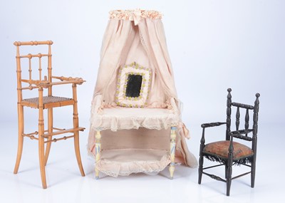 Lot 507 - A large late 19th century doll’s dressing table