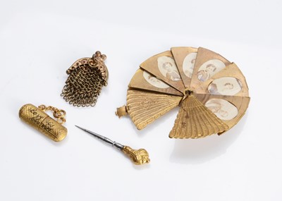 Lot 514 - Gilt metal fashion doll accessories