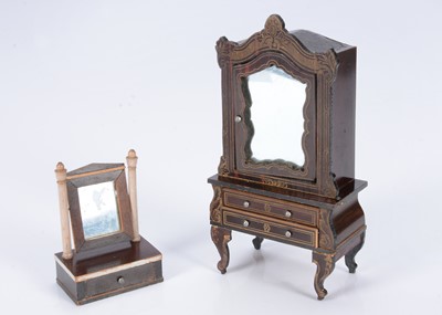 Lot 539 - Two pieces of 19th century Waltershausen dolls’ house furniture