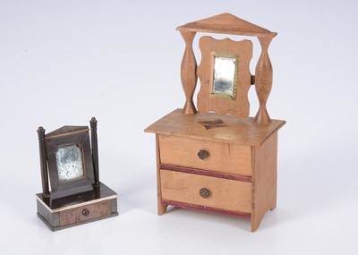 Lot 550 - An 19th century German dolls’ house dressing table