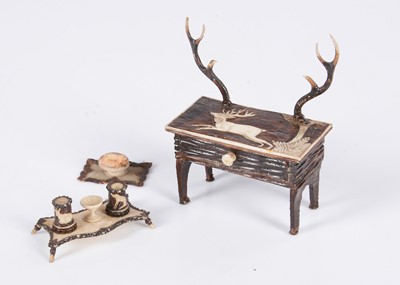 Lot 559 - 19th century bone ‘antler’ dolls’ house items