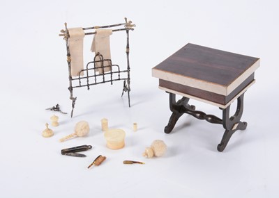 Lot 692 - An 19th century Waltershausen dolls’ house dressing table