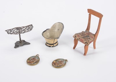 Lot 708 - 19th century small scale dolls’ house items