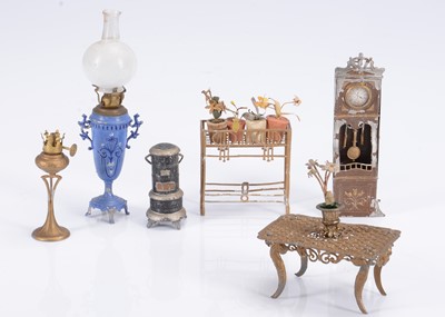 Lot 748 - German soft and cast-metal dolls’ house items