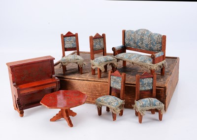 Lot 803 - A German dolls’ house sitting room set, 1910-20