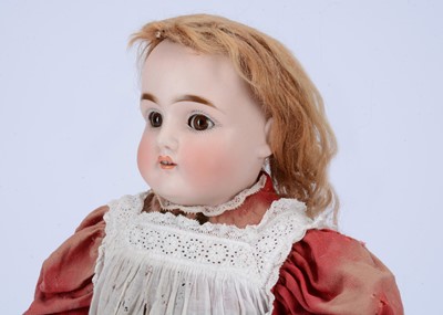 Lot 882 - A Kestner 154 bisque shoulder head lady doll