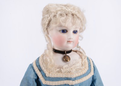 Lot 894 - A fine French fashion doll with swivel head