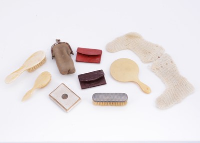 Lot 899 - Fashion doll and doll accessories and