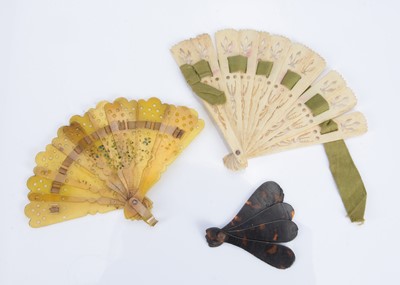 Lot 936 - Three 19th century doll's fans