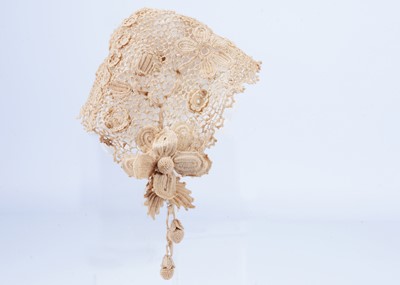 Lot 939 - 19th century and later doll's bonnets