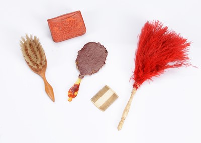 Lot 940 - 19th century doll's accessories