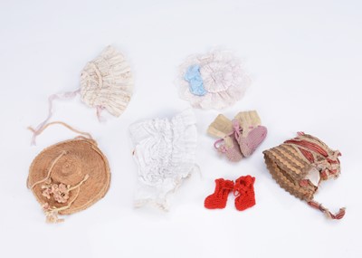 Lot 962 - 19th century doll's accessories