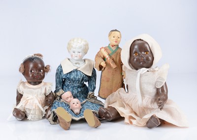 Lot 1012 - Various dolls
