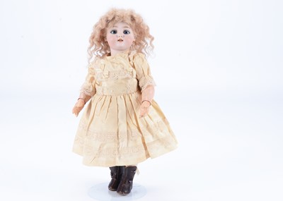 Lot 1029 - A Roulett & Decamps clockwork walking doll