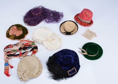 Lot 1050 - 20th century doll's hats