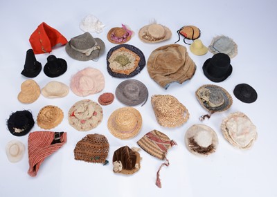 Lot 1051 - A quantity of doll's hats