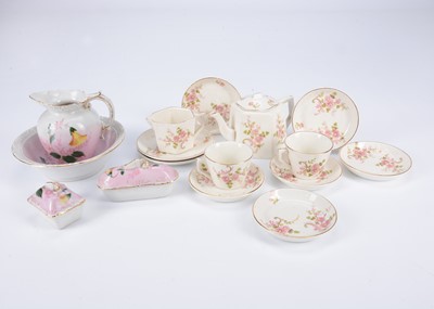 Lot 1074 - A continental doll's wash set, circa 1900