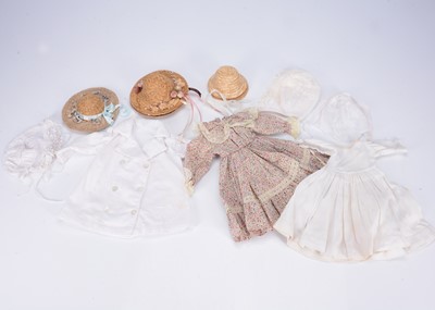 Lot 1076 - Post-war small to medium dolls clothes and accessories