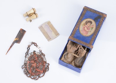 Lot 1085 - Fashion doll  accessories