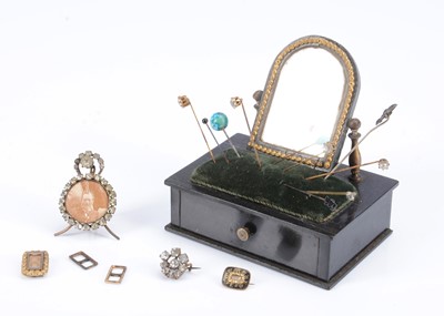 Lot 1091 - Jewels suitable for doll's