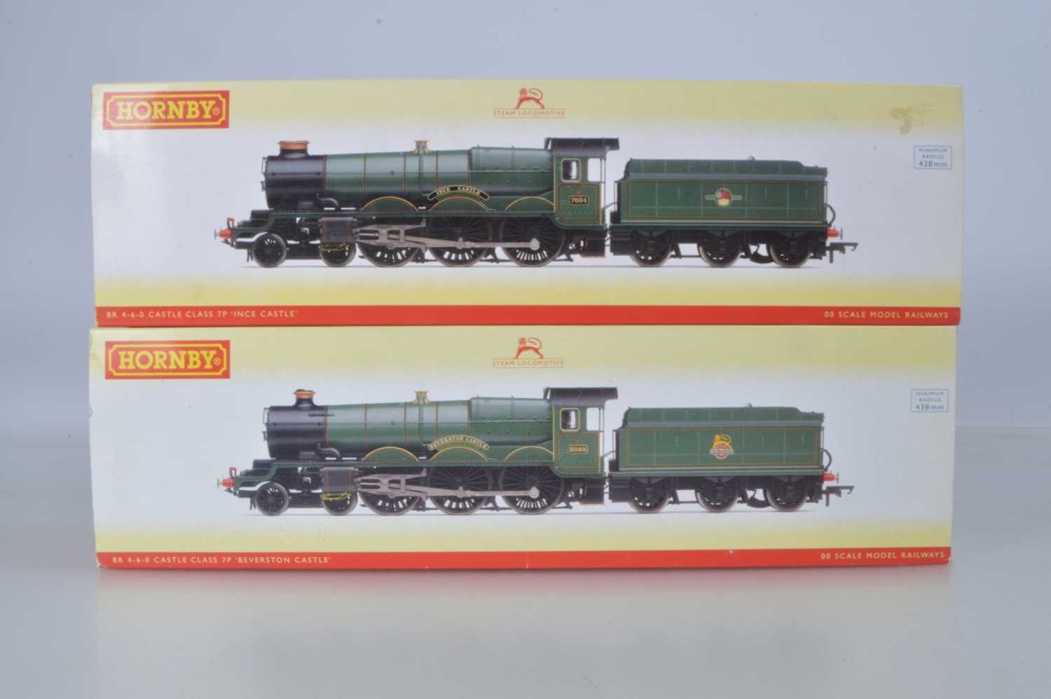 Lot 33 - Hornby (China) boxed 00 Gauge BR green Castle Class  Locomotives and Tenders (2)