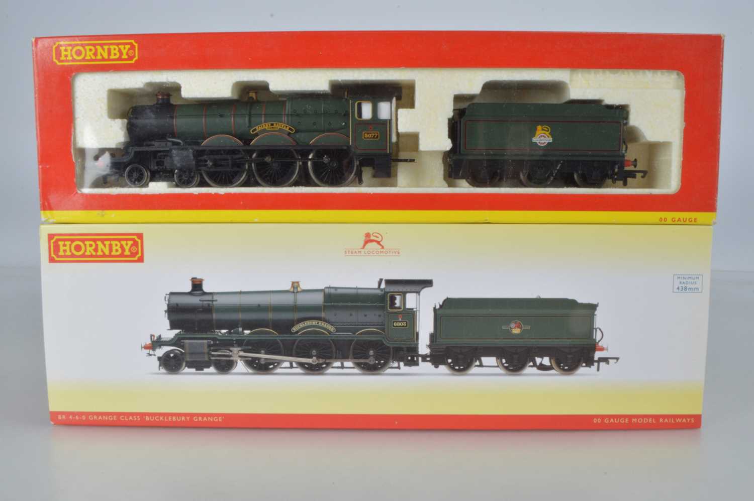 Lot 34 - Hornby (China) boxed 00 Gauge BR green Grange and Castle Class Locomotives and Tenders (2)