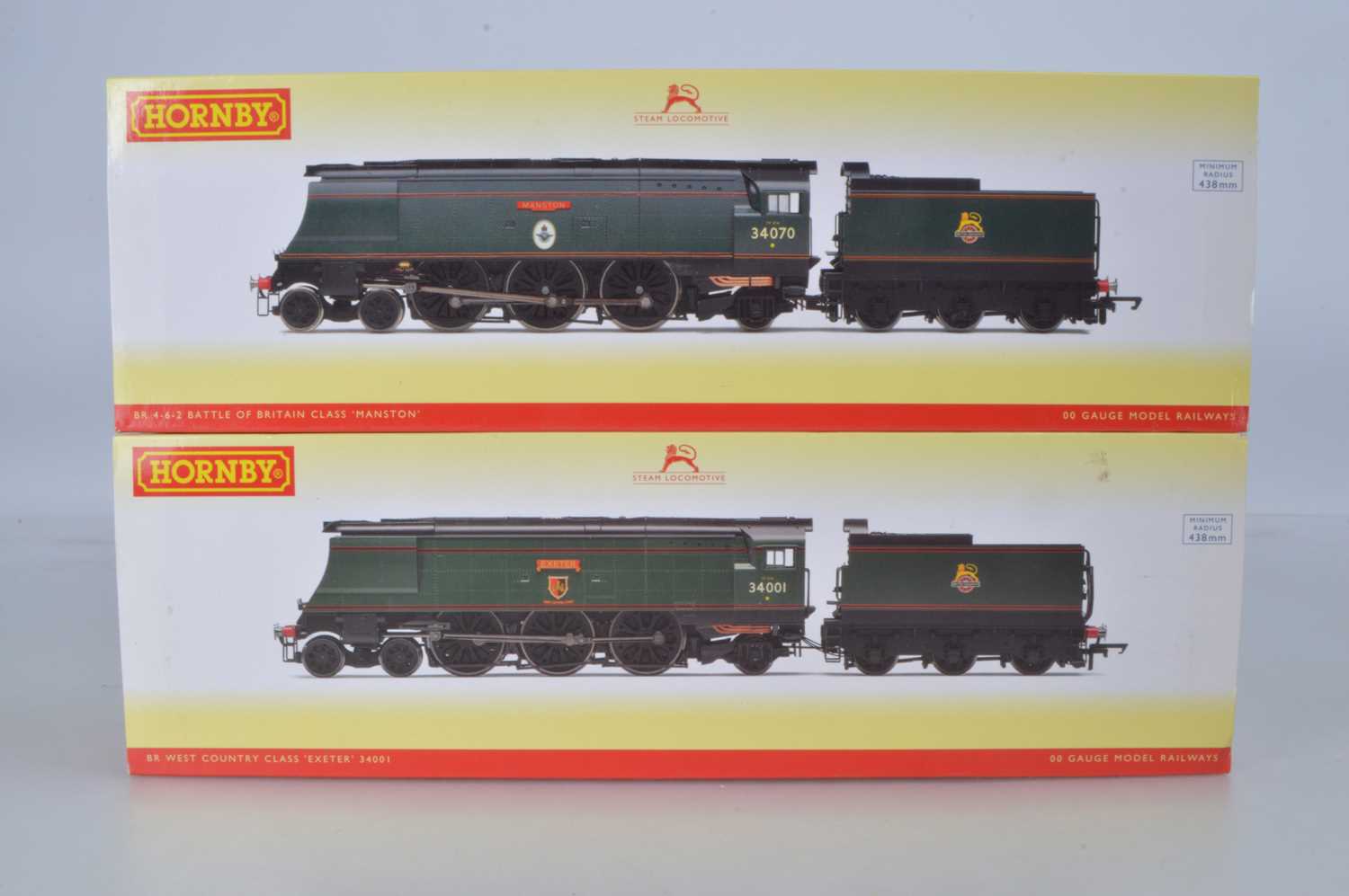 Lot 81 - Hornby (China) boxed 00  BR green West Country and Battle of Britain Class Locomotives and Tenders (2)