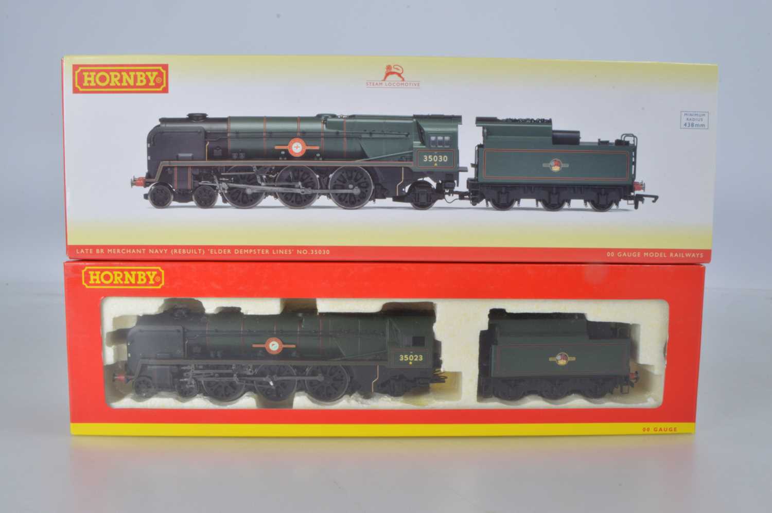 Lot 82 - Hornby (China) boxed 00  BR green rebuilt Merchant Navy Class Locomotives and Tenders (2)
