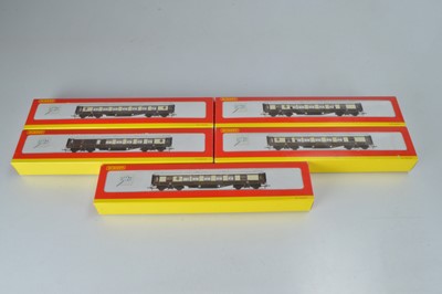 Lot 105 - Hornby (China) boxed 00 Gauge Pullman Cars (5)